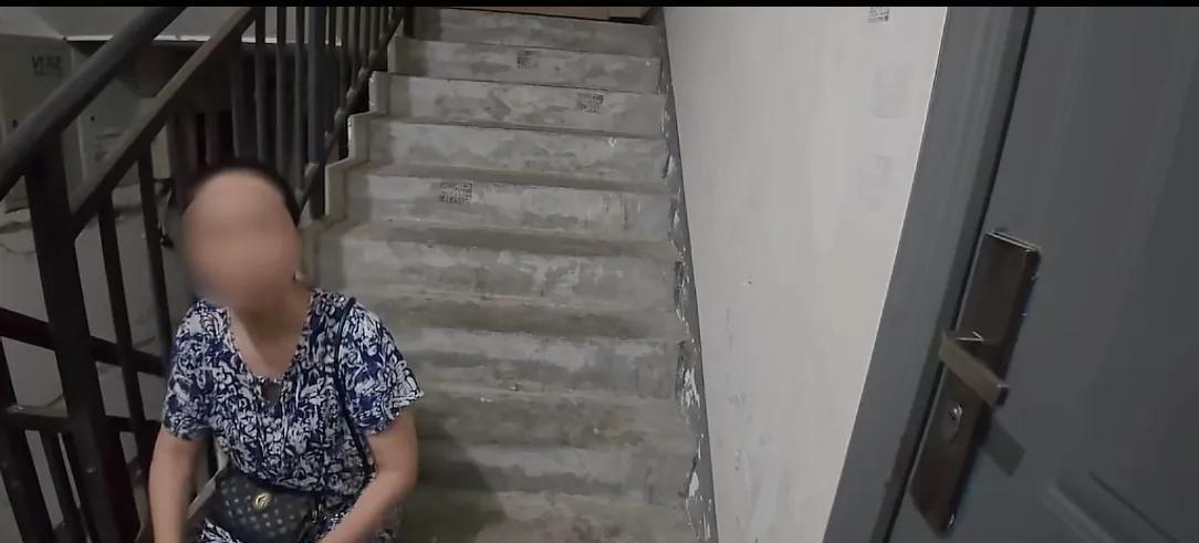 大妈找人开锁后变脸，耍赖又讹人！开锁师傅:要没录像今天就遭了  第5张