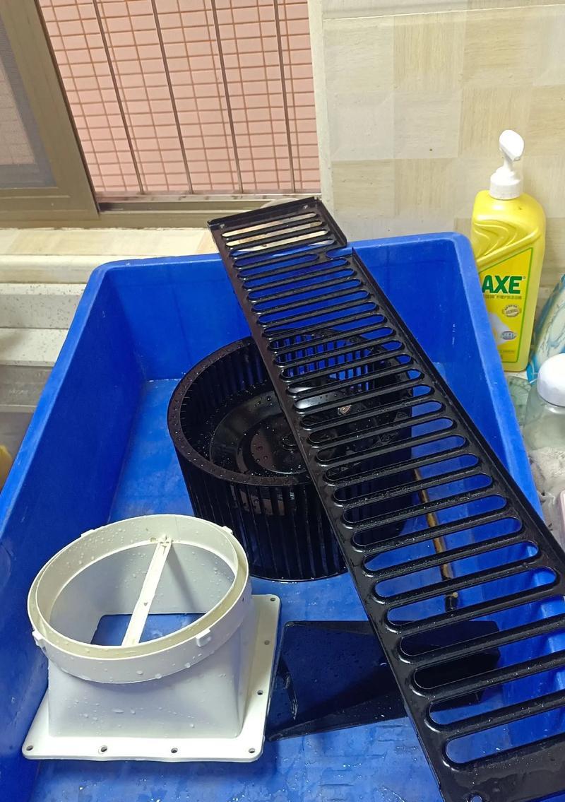 如何清洗抽油烟机的油污（简单易行的方法让您的油污烟机焕然一新）  第3张
