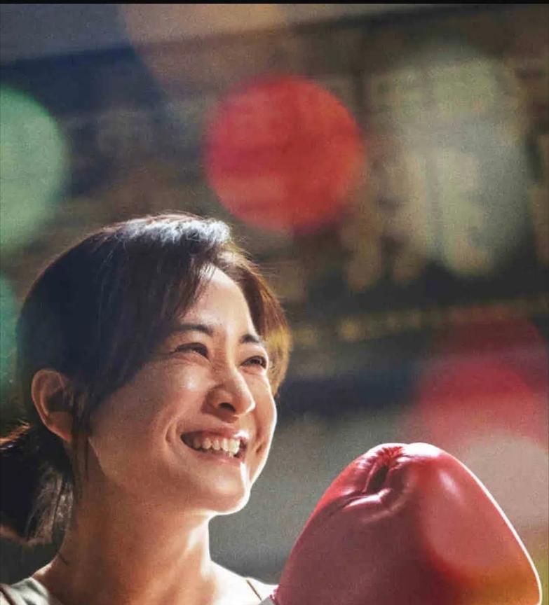 退出春晚、被综艺"开除"，"消失"1年后，贾玲官宣喜讯，全网恭喜  第2张