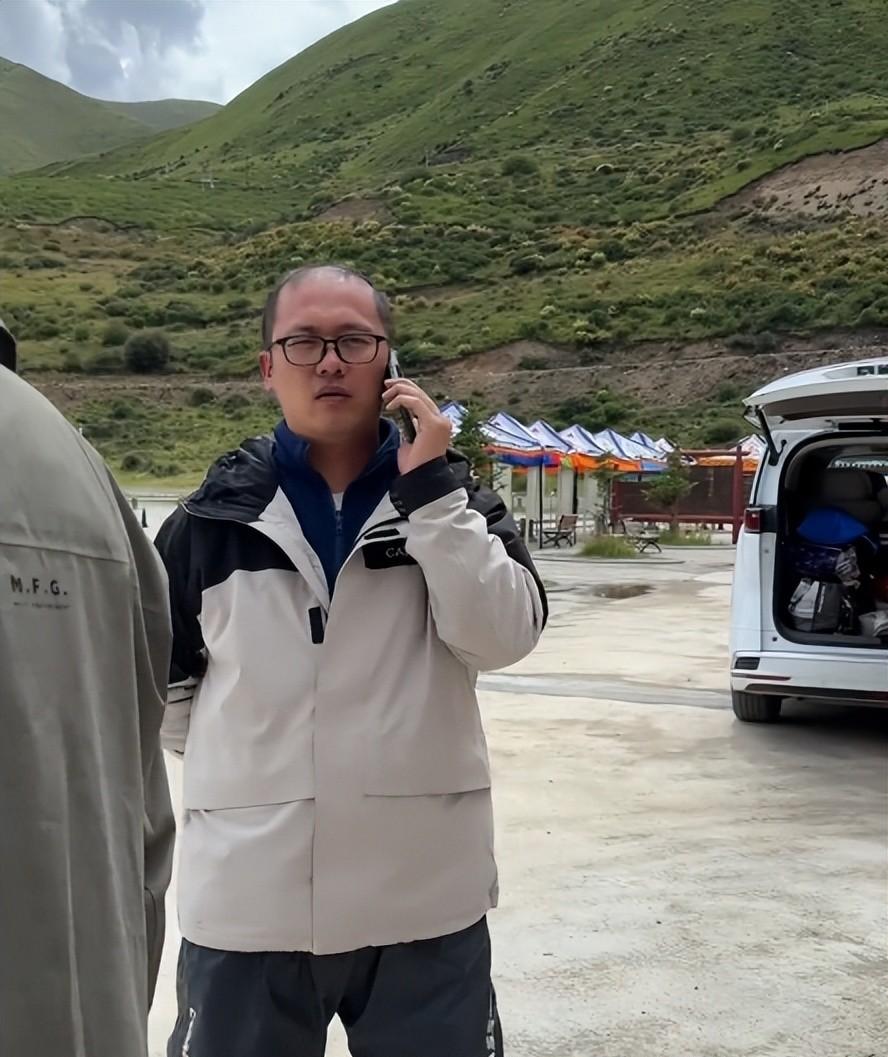 东北大妈进藏旅游，私自骑路边价值20万摩托，翻车后逃逸拉黑车主  第17张