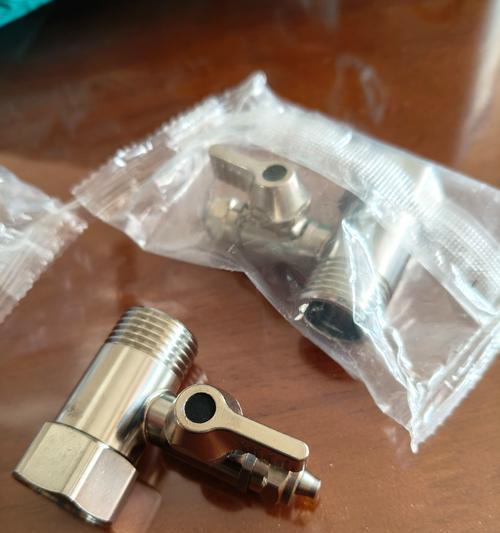 如何正确安装开聚净水器接头（简单易行的步骤教程）  第2张