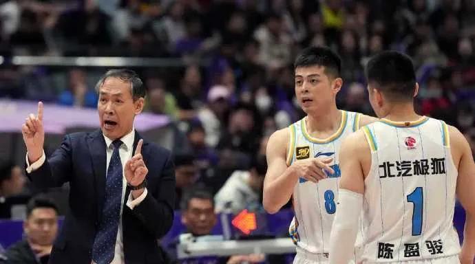 仅隔24小时！CBA第4笔重磅签约达成，赵睿加盟北京，南北两强争冠  第6张