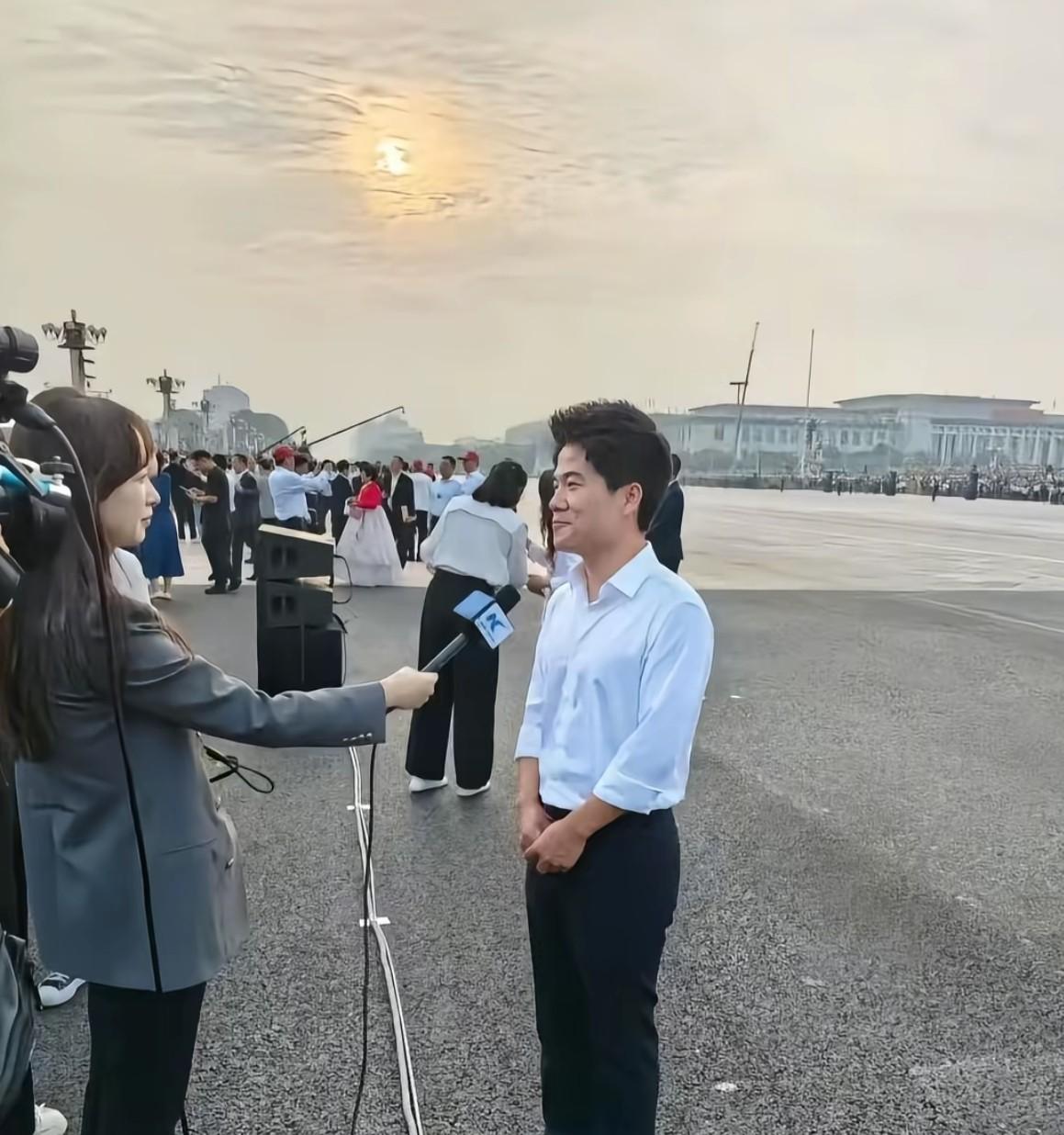 董宇辉观礼后采访全稿来了，他说激动得一宿没睡，网友:他嘴真严  第3张